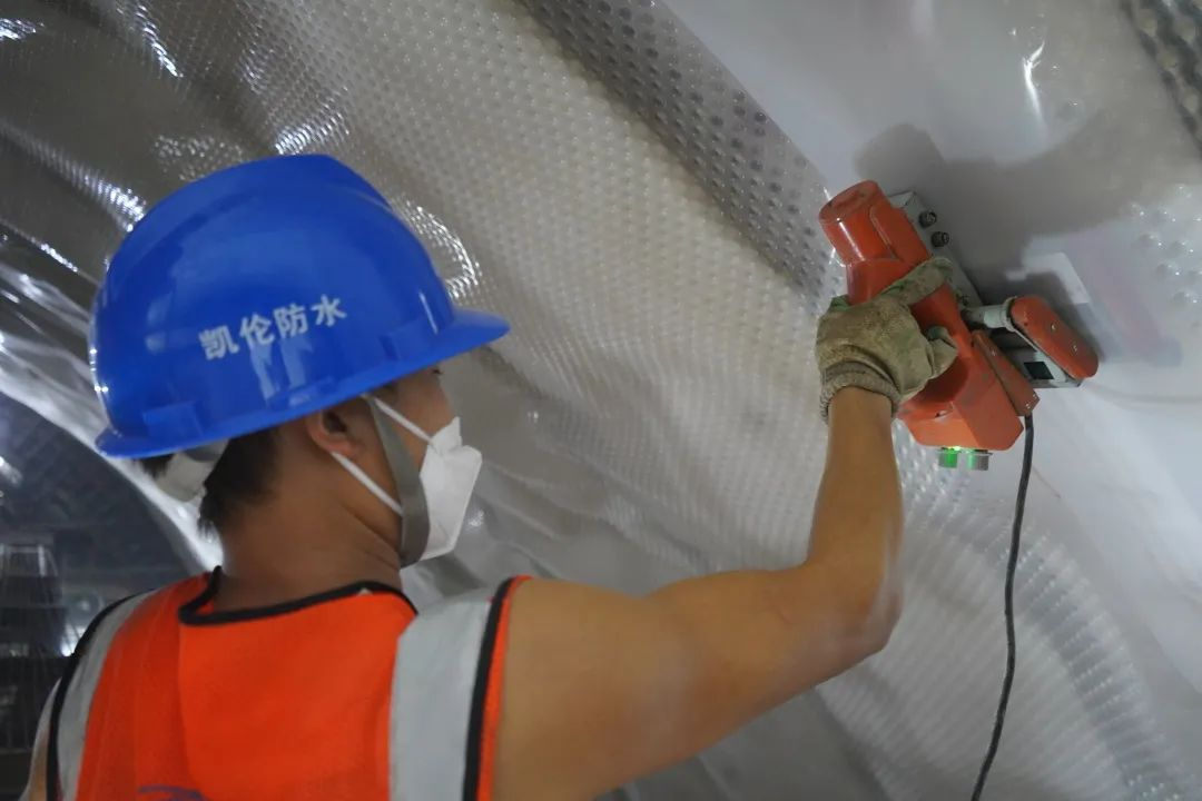 panneau imperméable et drainant