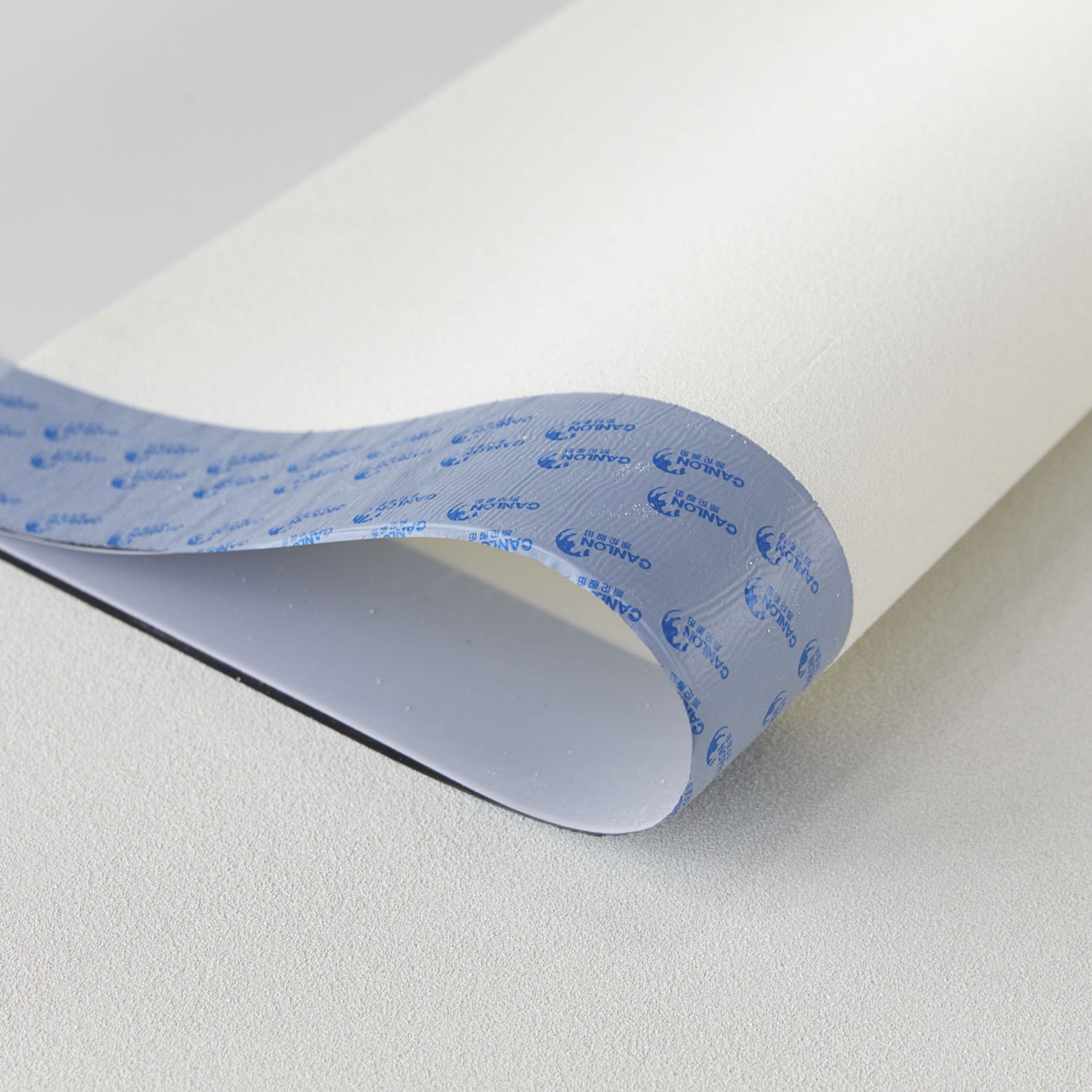 Membrane d'&eacute;tanch&eacute;it&eacute; pr&eacute;-appliqu&eacute;e