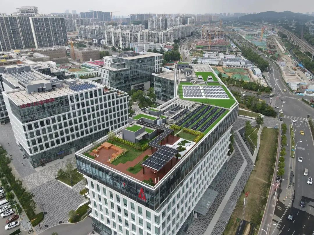 Application de la membrane d'étanchéité CANLON TPO dans le projet de toiture photovoltaïque « Smart Zero-Carbon Sky Garden » de 135 kW