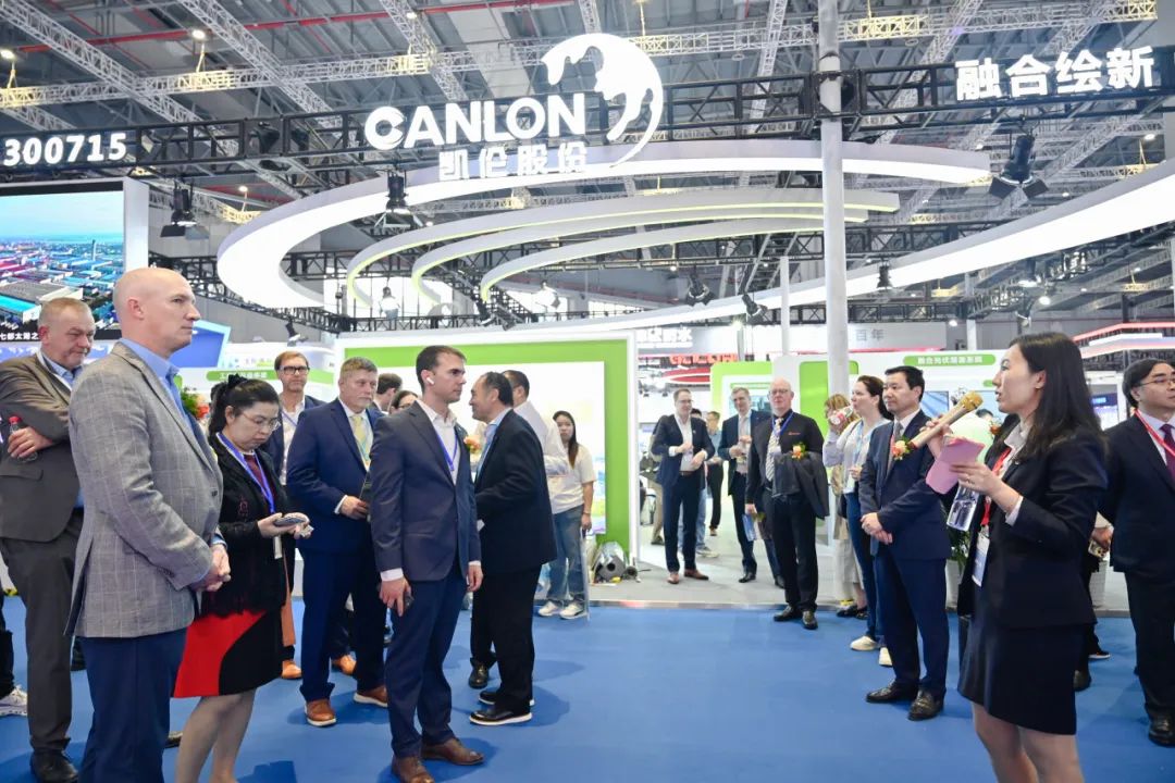 Des d&eacute;l&eacute;gations &eacute;trang&egrave;res ont visit&eacute; le stand CANLON