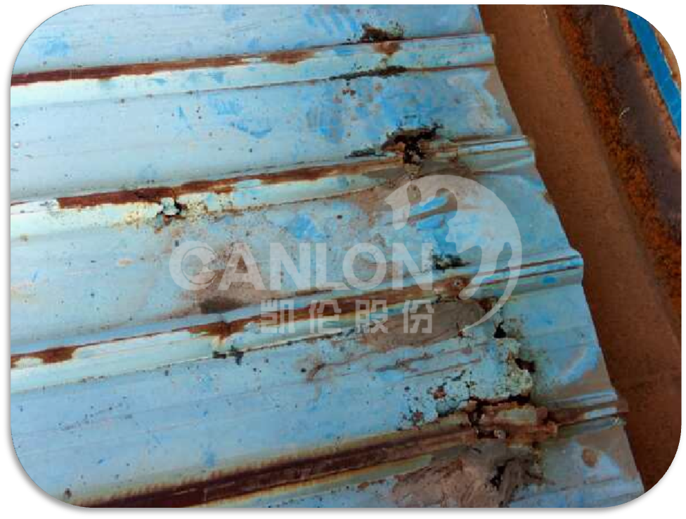  toits en t&ocirc;le d'acier de couleur traditionnelle.