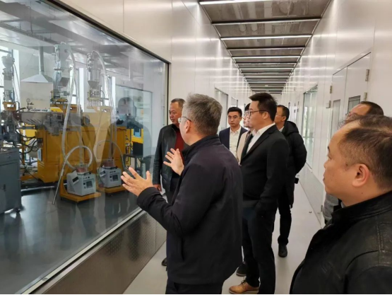 Focus Canon |Focus sur le développement du photovoltaïque intégré aux bâtiments - L'Institut de recherche BIPV du delta du fleuve Yangtze visite CANLON