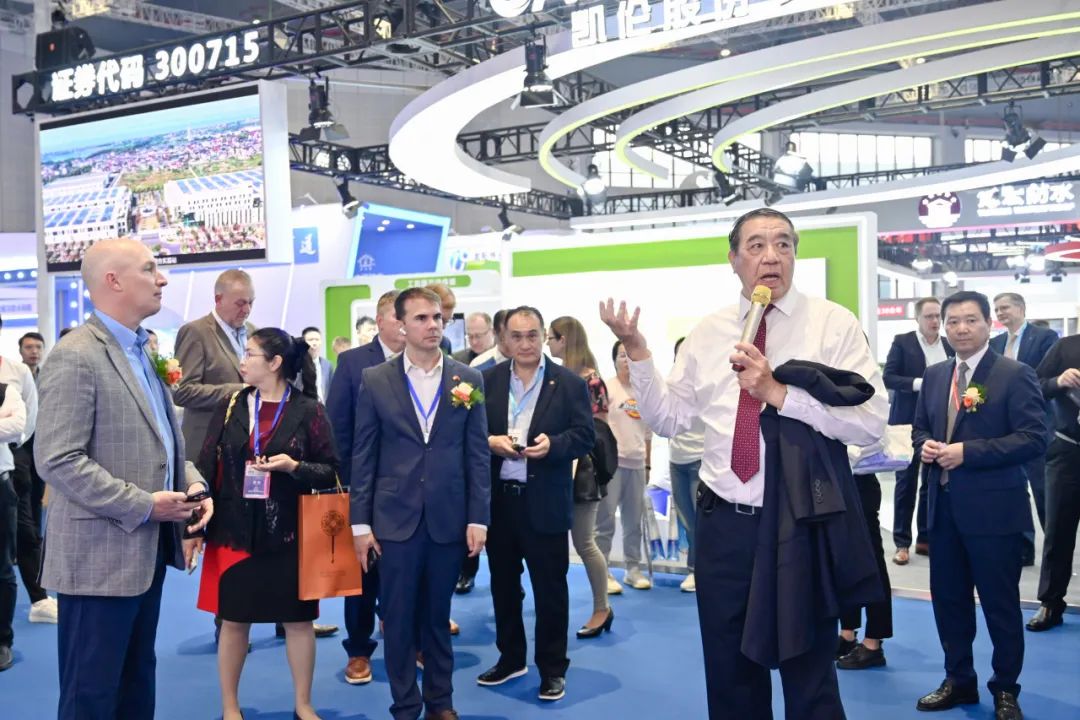 Des d&eacute;l&eacute;gations &eacute;trang&egrave;res ont visit&eacute; le stand CANLON