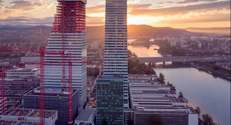 International Canlon | Groupe Roche a reconstruit le plus haut bâtiment de Suisse : ils ont choisi la membrane d'étanchéité Canlon !