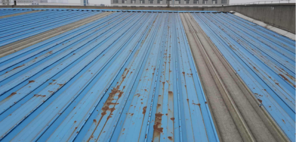 probl&egrave;me de toiture m&eacute;tallique