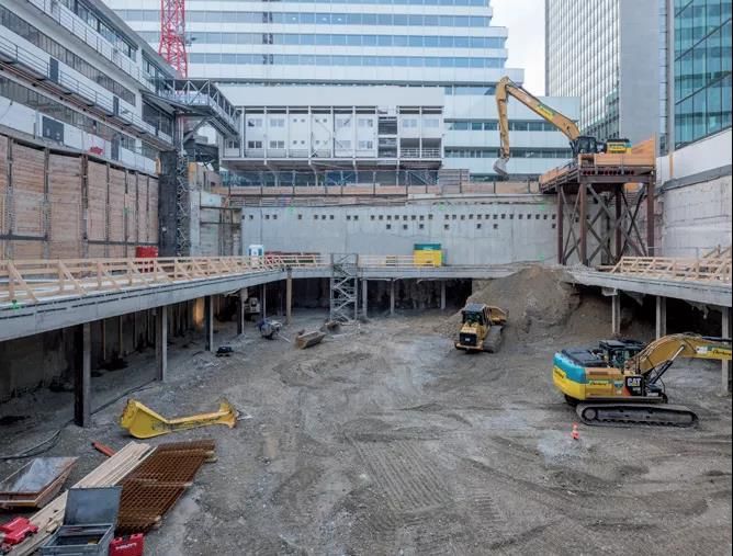 &Agrave; propos de Tour Roche