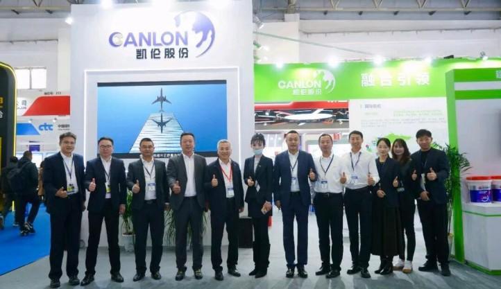 Focus sur Canon | Le premier jour du China Waterproofing Exhibition, Canlon a lancé une nouvelle tendance en matière de productivité pour les bâtiments industriels et commerciaux !